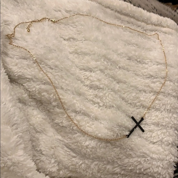 Jewelry - NWOT Cross Necklace